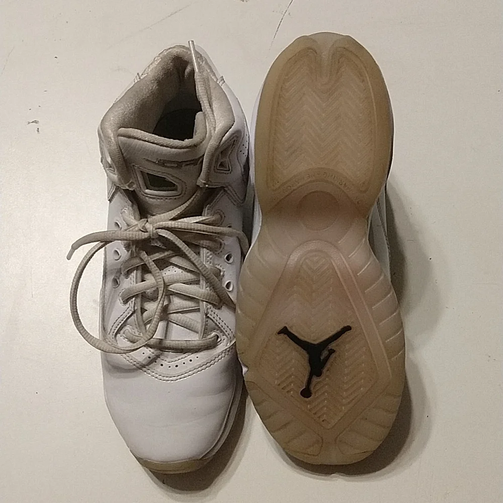 Jordan Shoes - Picture 2 of 6